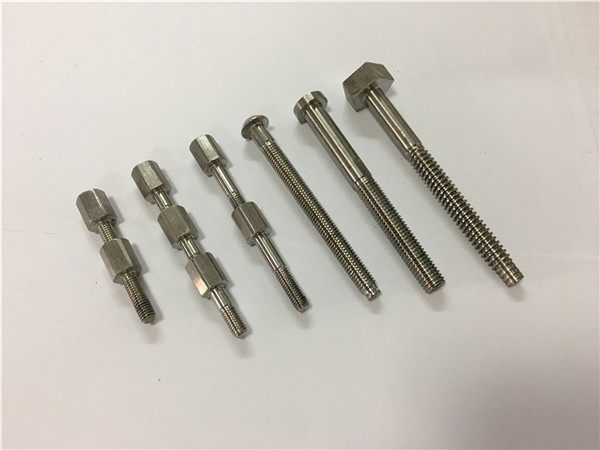 cnc titanium bahagian mesin bolt dan kacang